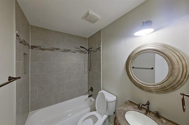 Building Photo - 202 Colony Dr