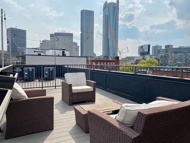 Building Photo - 14 Parmenter St