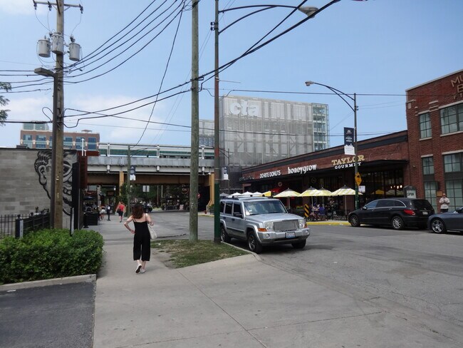 CTA Morgan Stop - 1000 W Washington Blvd