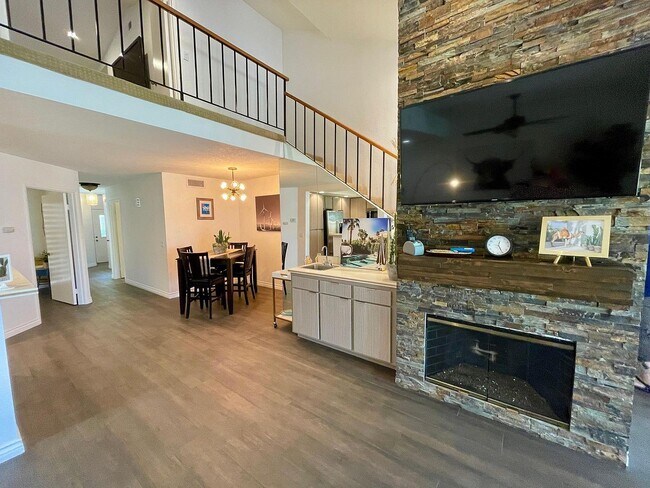 Building Photo - 41539 Woodhaven Dr W