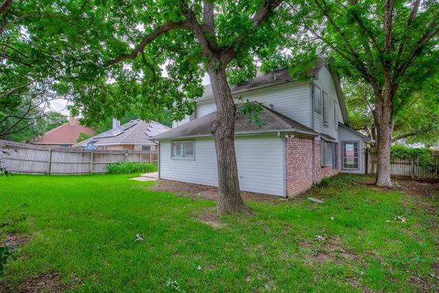 Building Photo - 230 Brittany Dr