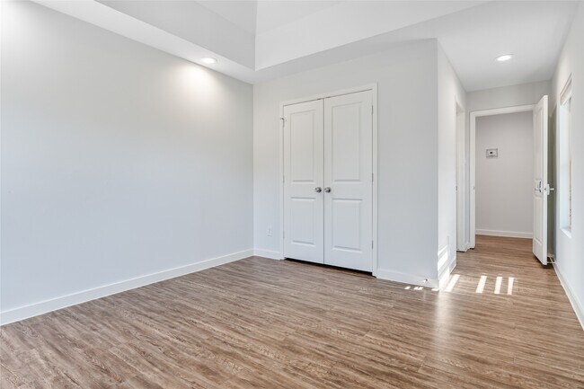 Building Photo - 3426 Tuam St