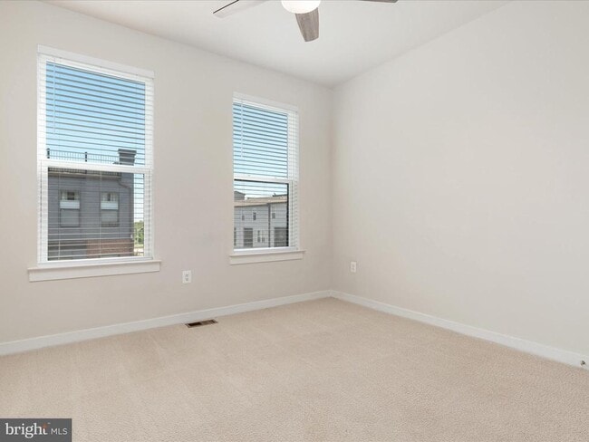 Building Photo - 44485 Wolfhound Sq