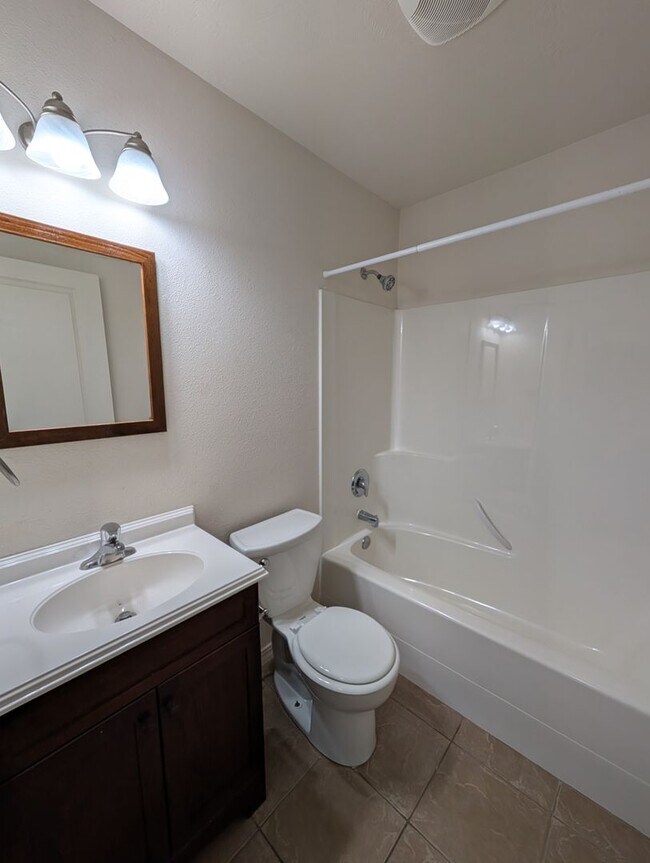 Building Photo - 282 La Valle Strada