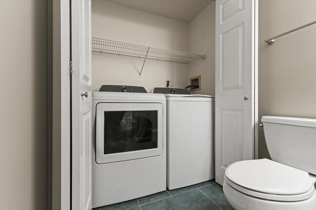 Building Photo - 6 Lochmere Ln