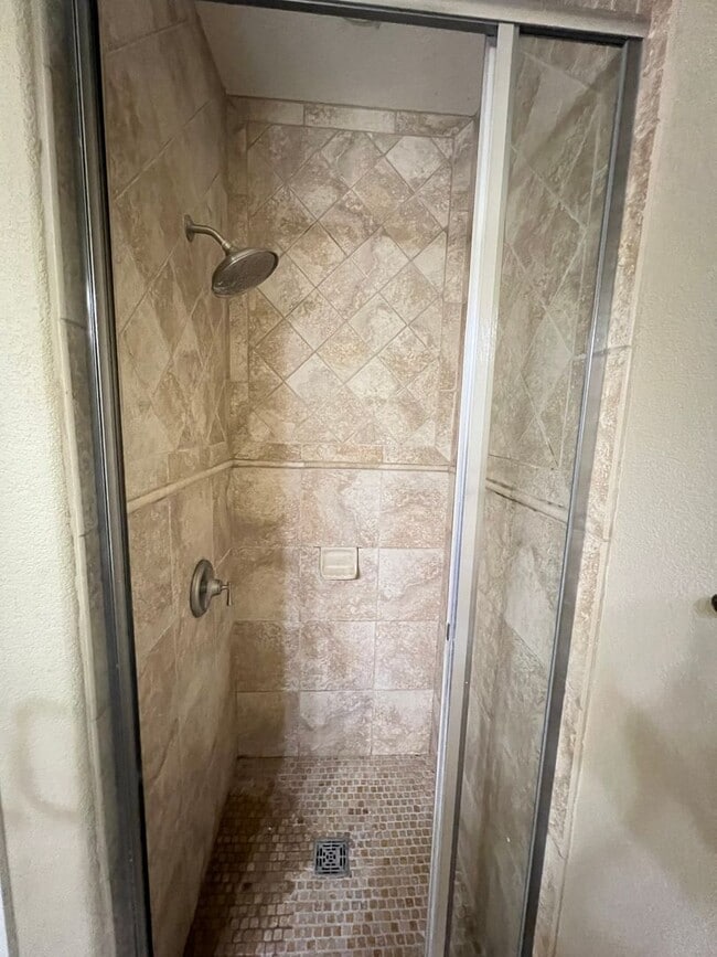 Building Photo - Lake Las Vegas Beauty!!! $2400 Great Views...