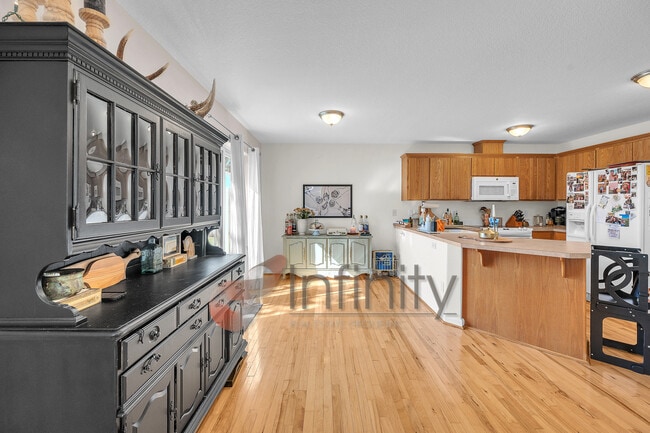 Building Photo - 19346 Sunset Springs Dr