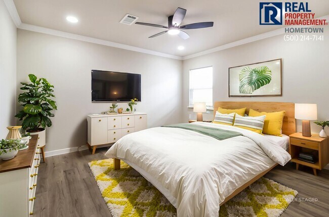 Building Photo - 1812 Sanford Dr