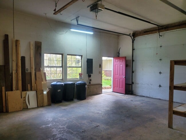 Building Photo - 247 SE Weston Rd