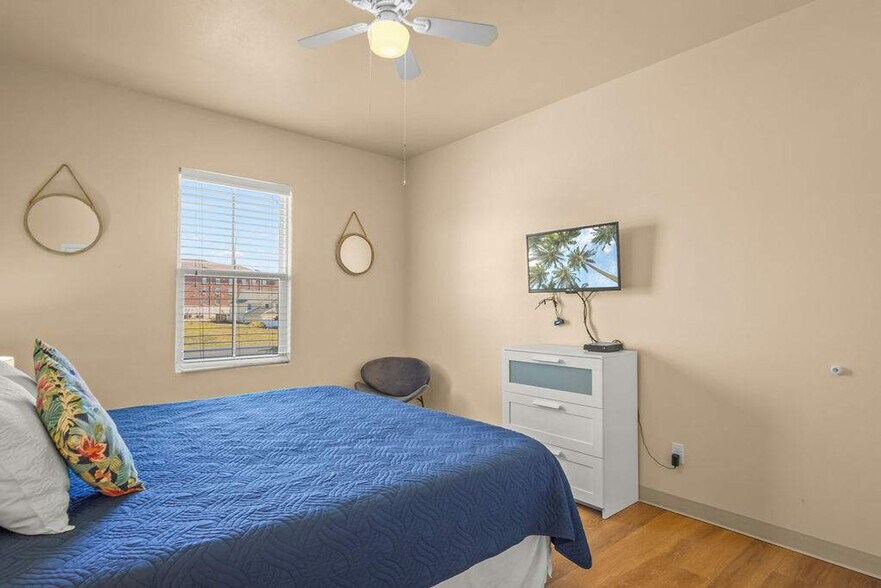 Building Photo - 15025 Beach Walk Loop