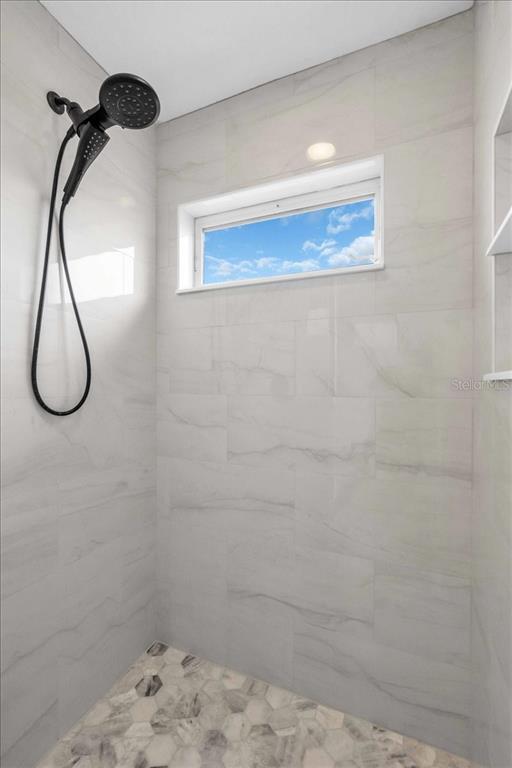Building Photo - 5828 Sandy Pointe Dr