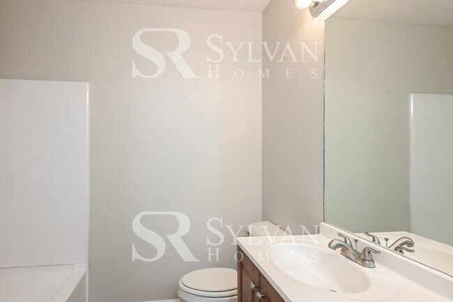 Building Photo - 2090 Oak Terrace Dr SE