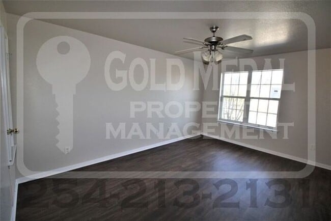 Building Photo - Charming Cove Living on Ave E! 401 W Ave E, Unit C