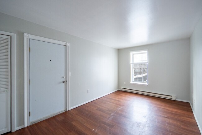 Building Photo - 50-62 East Street - 3B