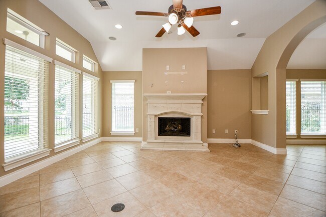 Building Photo - 26115 Serenity Oaks Dr