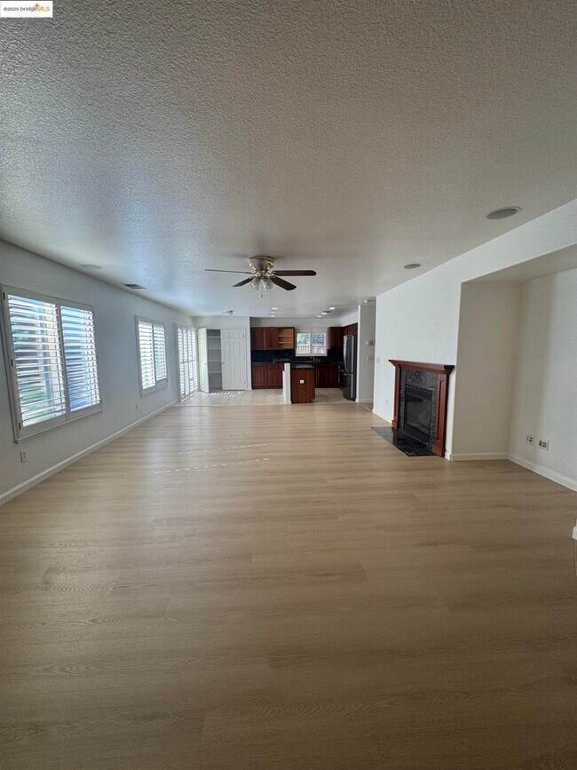 Building Photo - 4558 Mirror Ct