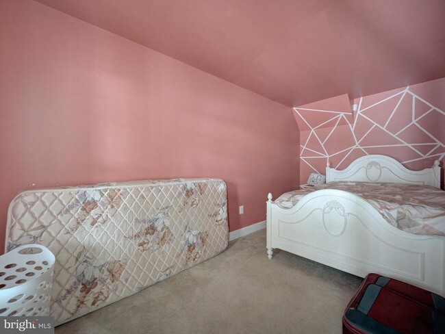Building Photo - 8832 Englewood Farms Dr