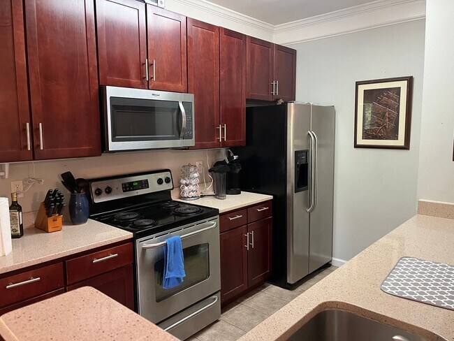 Building Photo - 2 Bedroom 2 Bath Furnished Condo at The Re...