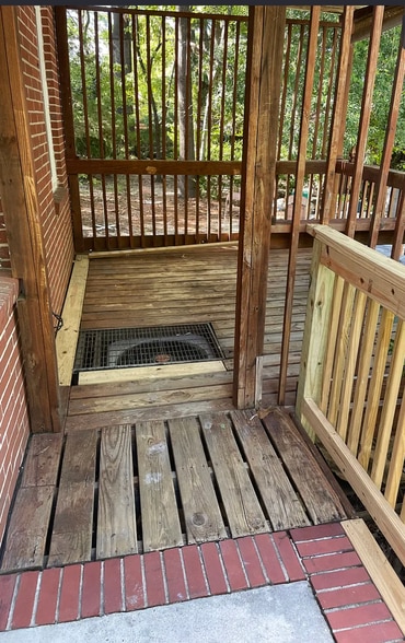 Building Photo - 628 Eastern Ave