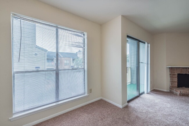 Building Photo - 16111 ASPENGLEN DR #206 - Beautiful 2 Bedroom, 2 Bath with Pool View!