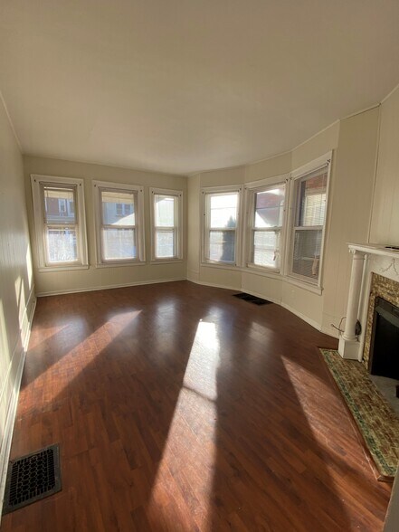 Building Photo - 576 Potomac Ave