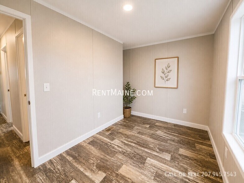 Building Photo - 131 D St