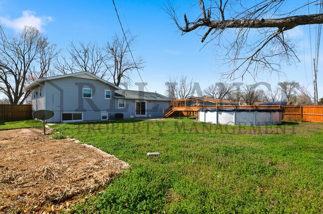 Building Photo - 8300 W 9th St N