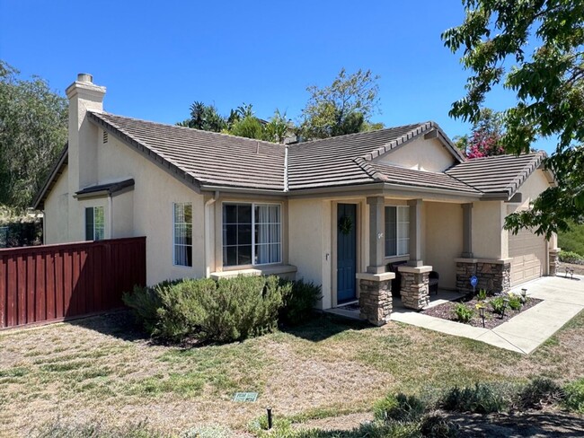 Building Photo - Charming Single-Story Rental in Canyon Cre...