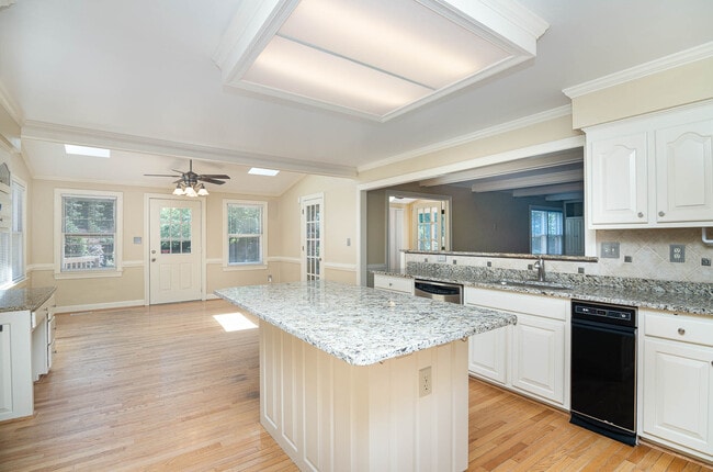 Building Photo - 2617 All Saints Ct