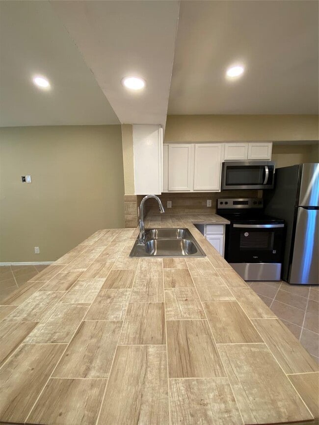 Building Photo - 10307 Burmaster Ln