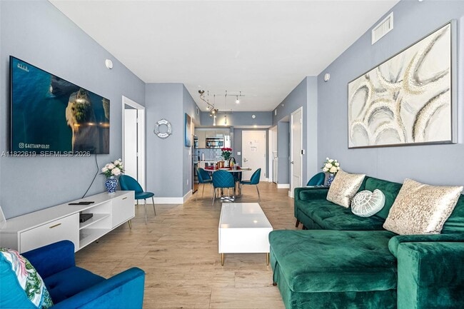 Building Photo - 2600 E Hallandale Beach Blvd