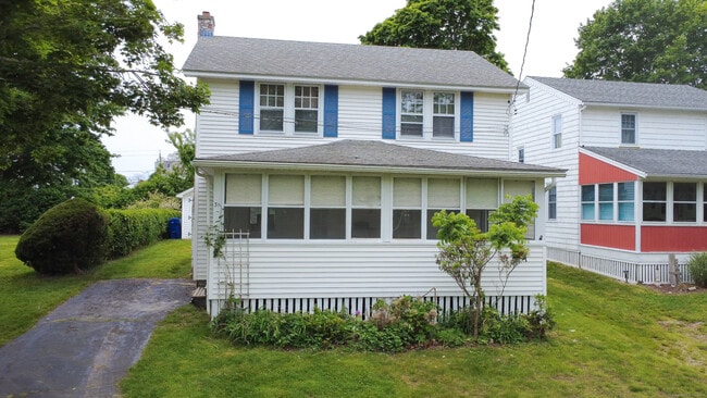 Building Photo - 31 Meriden Rd