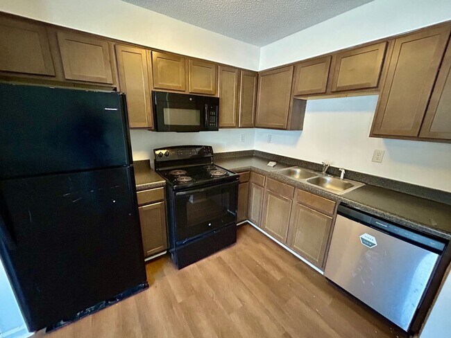 Building Photo - 2 Bedroom in Danville!