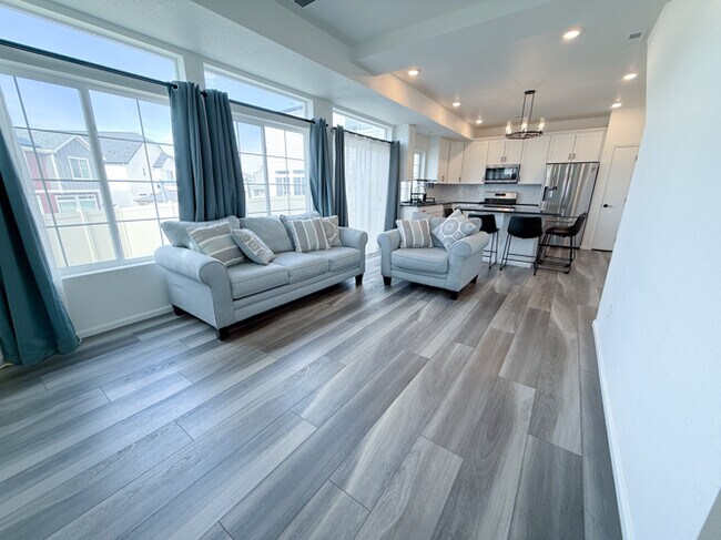 Building Photo - 4441 N Quatar Ct