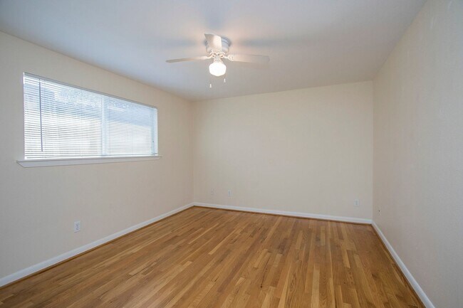 Building Photo - 1620 Hawthorne St