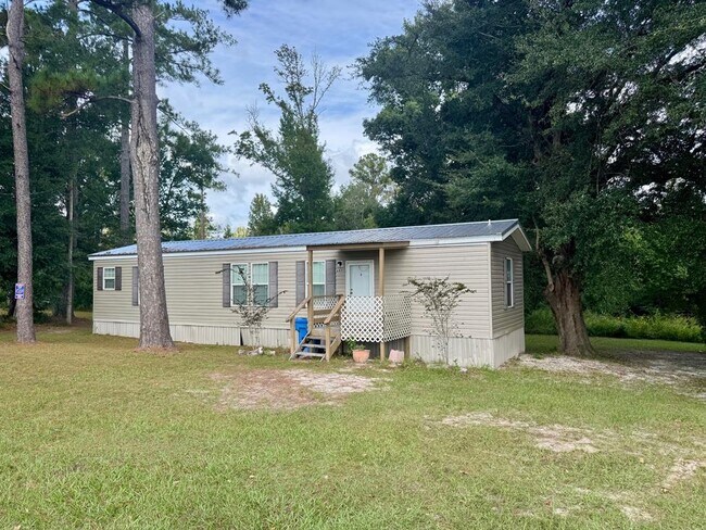 Primary Photo - 649 E River Rd