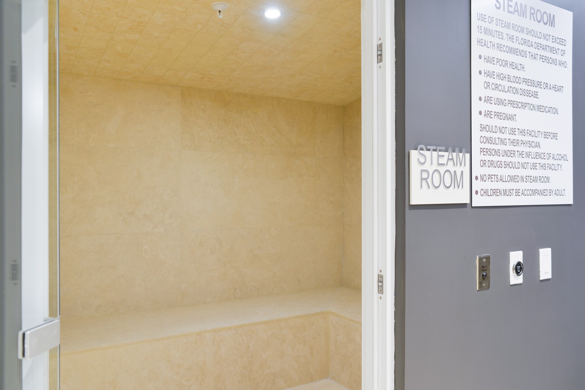 Building Photo - 1000 Brickell Plz