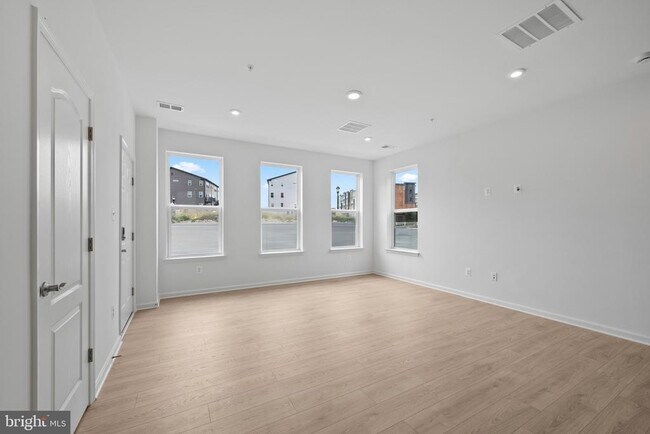 Building Photo - 9942 -A Count Fleet Cres