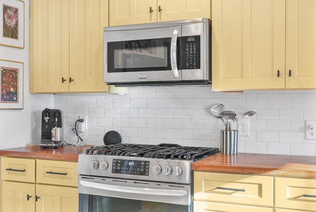 Building Photo - 814 Locust St