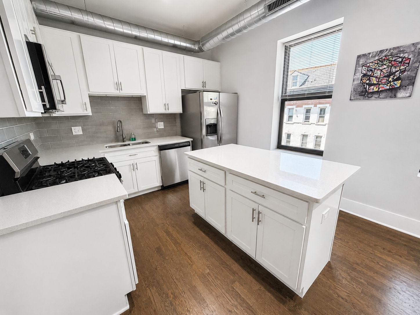 Building Photo - 1044 W 18th St