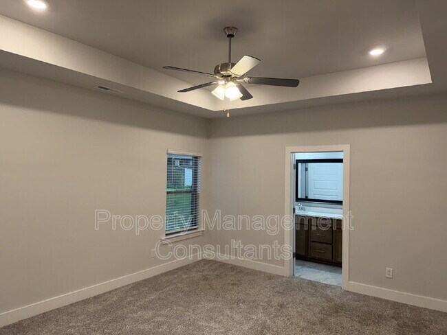 Building Photo - 14872 Demarie Ln