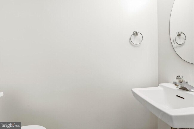 Building Photo - 4600 Brentleigh Ct