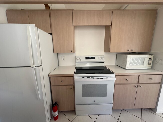 Building Photo - Luxurious 3 Bedroom Oasis with Pool and Beach Access AVAILABLE NOW!