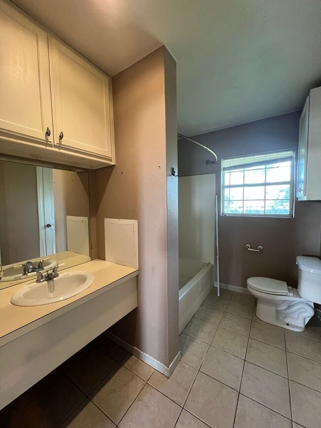 Building Photo - 850 N Harbin Dr