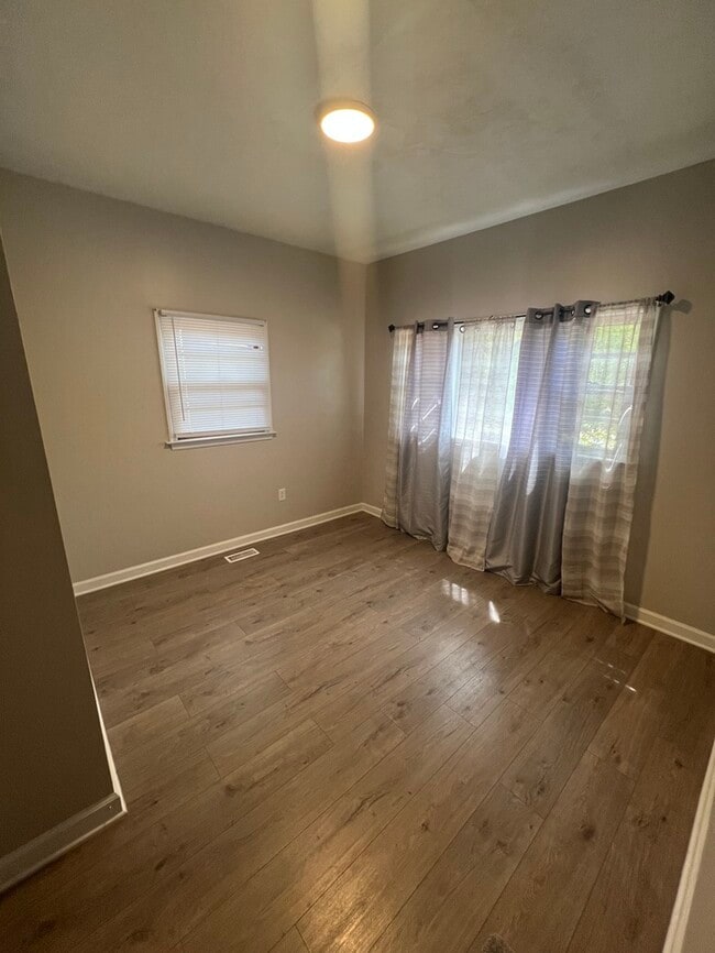 Building Photo - 1028 Cleveland St