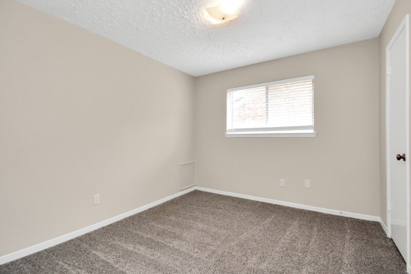 Building Photo - 22206 Elsinore Dr