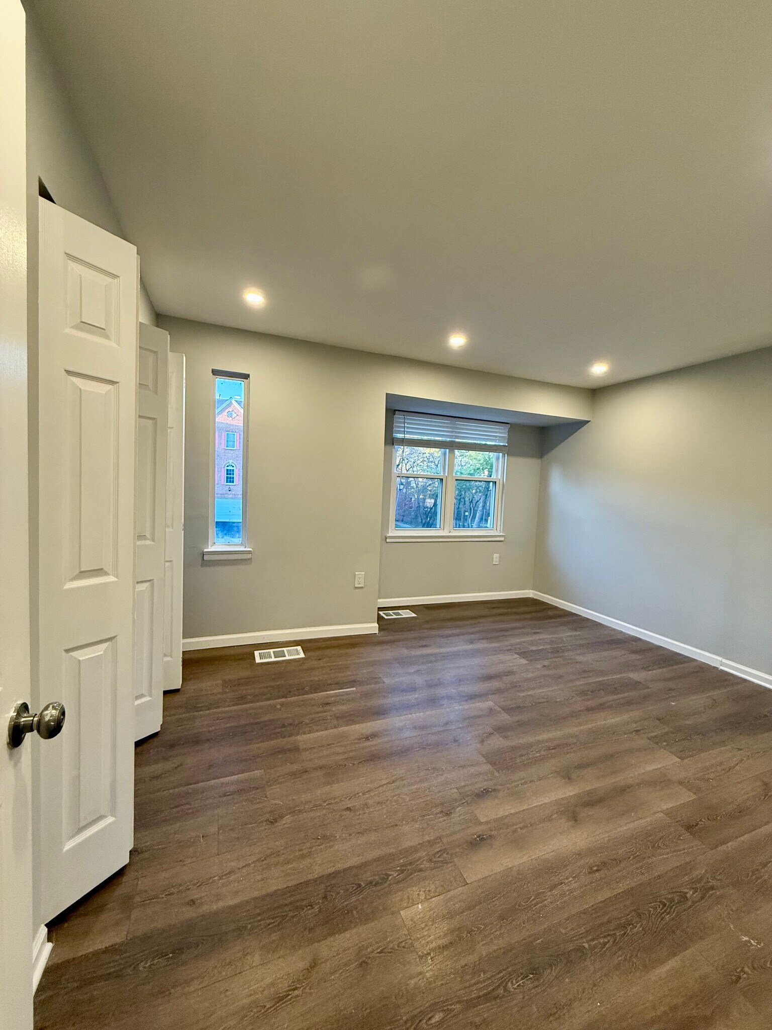 Building Photo - 238 Stevenson Sq