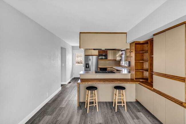 Building Photo - Park Meadows