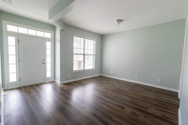 Building Photo - 2047 Sinclair Trce