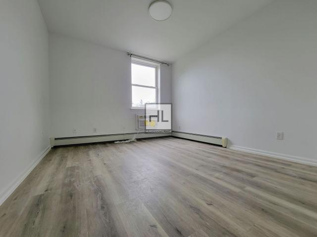 Building Photo - 3 bedroom in BROOKLYN NY 11221